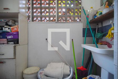 Casa à venda com 270m², 4 quartos e 4 vagas Casa à venda com 270m², 4 quartos e 4 vagasÁrea de Serviço