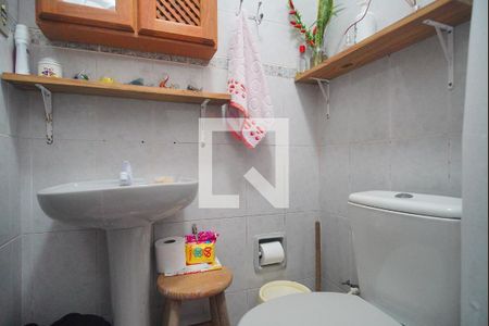 Casa à venda com 270m², 4 quartos e 4 vagas Casa à venda com 270m², 4 quartos e 4 vagasBanheiro 1