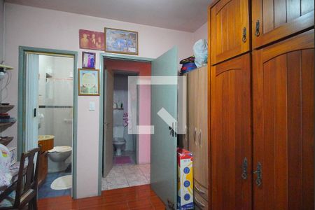 Casa à venda com 270m², 4 quartos e 4 vagas Casa à venda com 270m², 4 quartos e 4 vagasSuíte