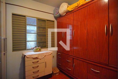 Casa à venda com 270m², 4 quartos e 4 vagas Casa à venda com 270m², 4 quartos e 4 vagasQuarto 2