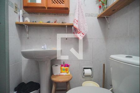 Casa à venda com 270m², 4 quartos e 4 vagas Casa à venda com 270m², 4 quartos e 4 vagasBanheiro 1