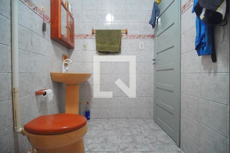 Casa à venda com 270m², 4 quartos e 4 vagas Casa à venda com 270m², 4 quartos e 4 vagasBanheiro 2