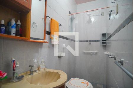 Casa à venda com 270m², 4 quartos e 4 vagas Casa à venda com 270m², 4 quartos e 4 vagasBanheiro da Suíte