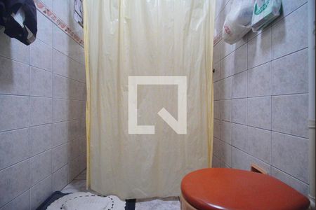 Casa à venda com 270m², 4 quartos e 4 vagas Casa à venda com 270m², 4 quartos e 4 vagasBanheiro 2