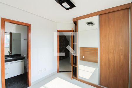 Apartamento à venda com 140m², 3 quartos e 2 vagas Apartamento à venda com 140m², 3 quartos e 2 vagasSuíte 1