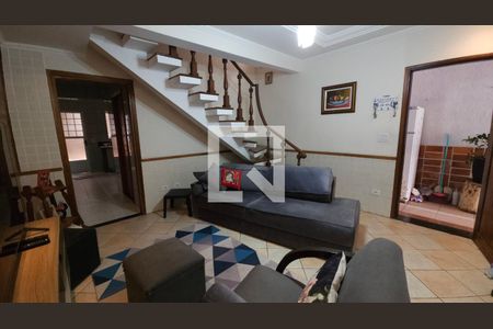 Casa à venda com 150m², 2 quartos e 2 vagasSala