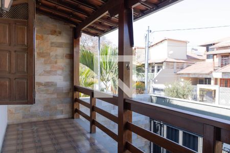 Casa à venda com 406m², 4 quartos e 4 vagasVaranda Sala