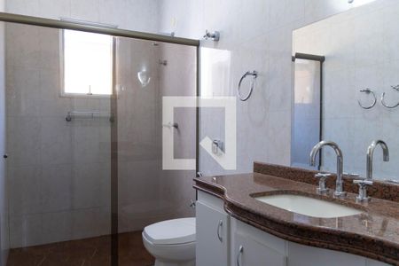 Casa à venda com 406m², 4 quartos e 4 vagasBanheiro 