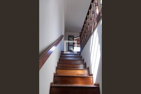 Casa à venda com 406m², 4 quartos e 4 vagasEscada