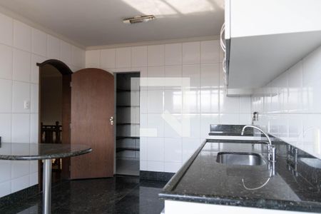 Casa à venda com 406m², 4 quartos e 4 vagasCozinha