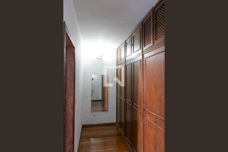Casa à venda com 406m², 4 quartos e 4 vagasCloset Quarto 1