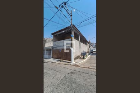 Casa à venda com 230m², 3 quartos e 2 vagas Casa à venda com 230m², 3 quartos e 2 vagasFachada