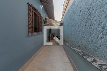 Casa à venda com 320m², 4 quartos e 4 vagasCorredor Lateral