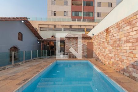 Casa à venda com 320m², 4 quartos e 4 vagasPiscina