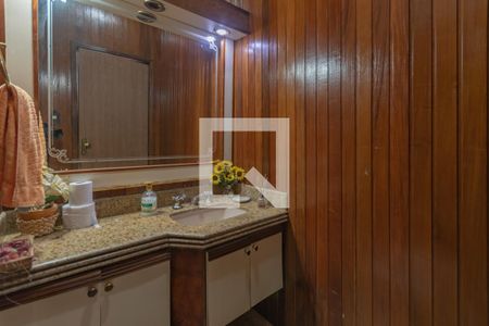 Casa à venda com 320m², 4 quartos e 4 vagasLavabo