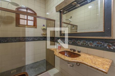 Casa à venda com 320m², 4 quartos e 4 vagasBanheiro Social