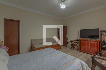 Casa à venda com 320m², 4 quartos e 4 vagasSuíte