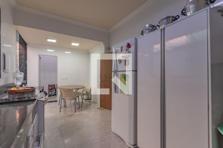 Casa à venda com 320m², 4 quartos e 4 vagasCozinha