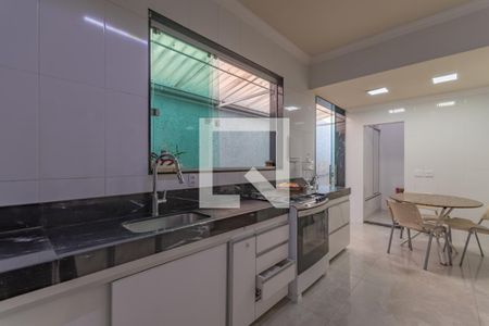 Casa à venda com 320m², 4 quartos e 4 vagasCozinha