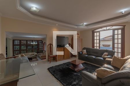 Casa à venda com 320m², 4 quartos e 4 vagasSala de Estar