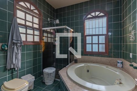 Casa à venda com 320m², 4 quartos e 4 vagasBanheiro Suíte 1