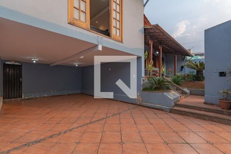 Casa à venda com 320m², 4 quartos e 4 vagasGaragem