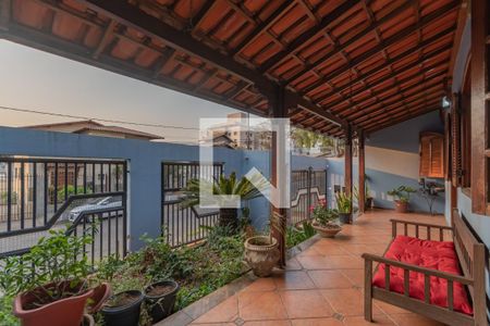 Casa à venda com 320m², 4 quartos e 4 vagasVaranda