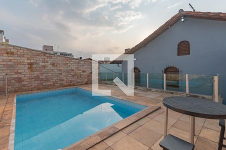 Casa à venda com 320m², 4 quartos e 4 vagasPiscina