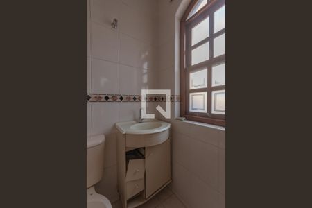 Casa à venda com 320m², 4 quartos e 4 vagasBanheiro Suíte 2