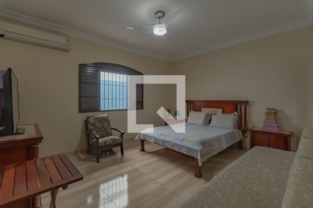 Casa à venda com 320m², 4 quartos e 4 vagasSuíte