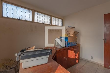 Casa à venda com 320m², 4 quartos e 4 vagasSuíte 2