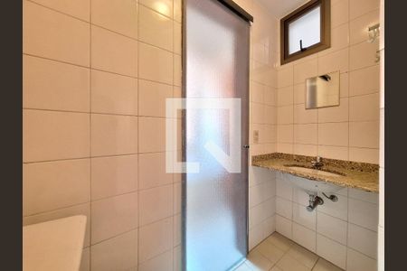 Apartamento para alugar com 178m², 4 quartos e 2 vagasBanheiro de serviço