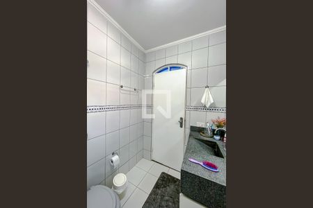 Casa à venda com 180m², 3 quartos e 2 vagasBanheiro