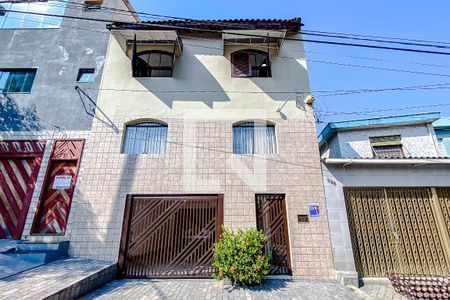 Casa à venda com 180m², 3 quartos e 2 vagasFachada