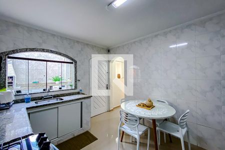 Casa à venda com 180m², 3 quartos e 2 vagasCozinha