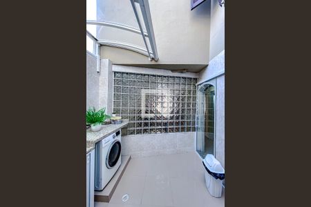 Casa à venda com 180m², 3 quartos e 2 vagasÁrea externa