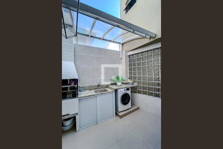 Casa à venda com 180m², 3 quartos e 2 vagasÁrea externa