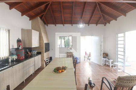 Casa à venda com 180m², 3 quartos e 3 vagas Casa à venda com 180m², 3 quartos e 3 vagasÁrea Gourmet