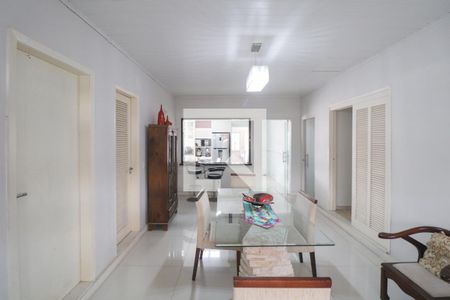 Casa à venda com 180m², 3 quartos e 3 vagas Casa à venda com 180m², 3 quartos e 3 vagasSala