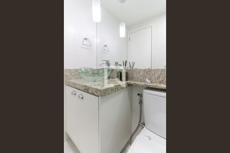 Apartamento à venda com 61m², 2 quartos e 1 vagaBanheiro Social