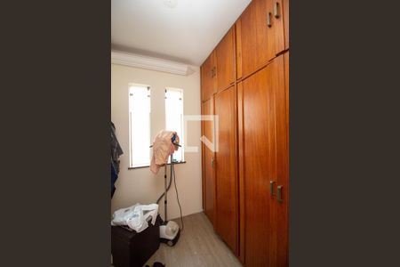 Casa à venda com 360m², 4 quartos e 3 vagasCloset do quarto