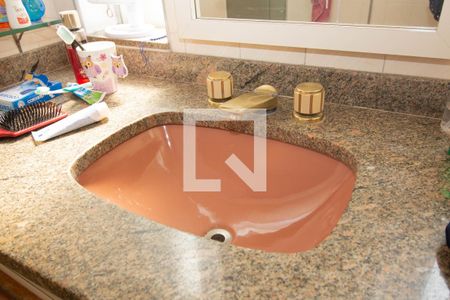 Casa à venda com 360m², 4 quartos e 3 vagasBanheiro da Suíte 1