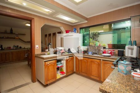 Casa à venda com 360m², 4 quartos e 3 vagasCozinha