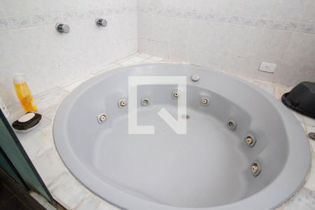 Casa à venda com 360m², 4 quartos e 3 vagasBanheiro da Suíte 2