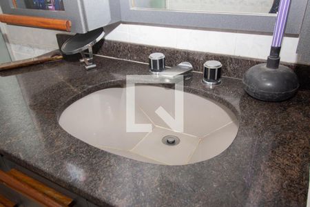 Casa à venda com 360m², 4 quartos e 3 vagasBanheiro da Suíte 2