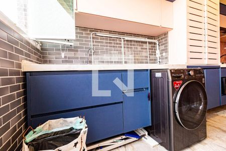 Apartamento à venda com 64m², 2 quartos e 1 vagaÁrea de Serviço