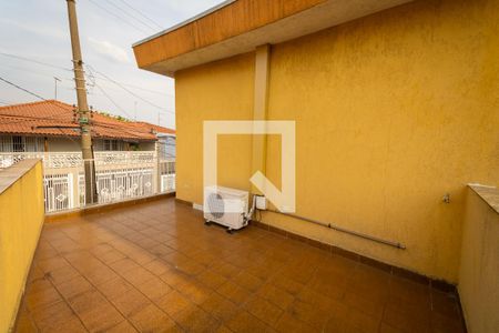 Casa à venda com 107m², 2 quartos e 2 vagas Casa à venda com 107m², 2 quartos e 2 vagasVaranda Quarto