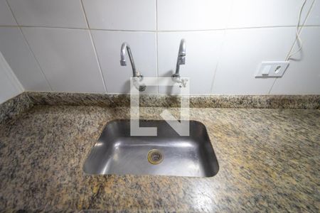 Casa à venda com 107m², 2 quartos e 2 vagas Casa à venda com 107m², 2 quartos e 2 vagasCozinha