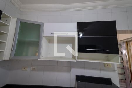 Casa à venda com 107m², 2 quartos e 2 vagas Casa à venda com 107m², 2 quartos e 2 vagasCozinha