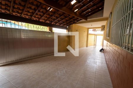 Casa à venda com 107m², 2 quartos e 2 vagas Casa à venda com 107m², 2 quartos e 2 vagasÁrea externa